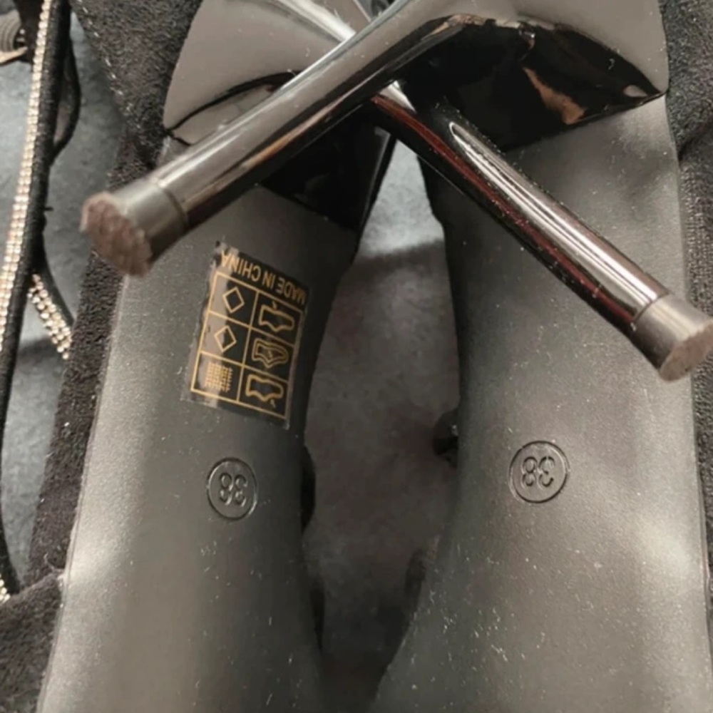 Source Unknown Glossy Black Heels - image 4